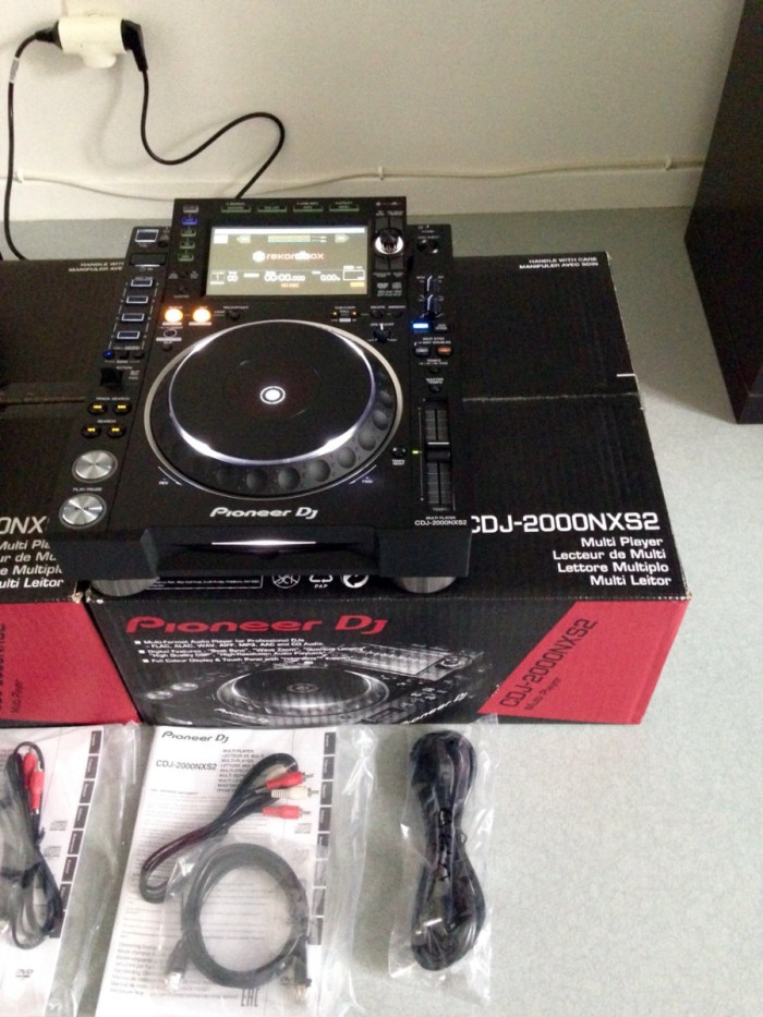 Pioneer CDJ-2000NXS2 / DJM-900NXS2 / Pioneer CDJ-3000/ Pioneer DJM-A9