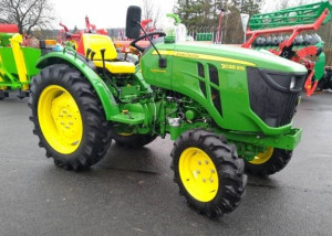 John Deere 3028EN