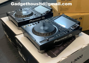 Pioneer CDJ-3000 , Pioneer DJM-A9 , Pioneer DJM-V10-LF DJ Mixer