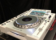 12898_nxs2-white-scaled_thb